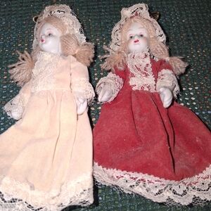 *bogo* Vintage Porcelain Dolls in Lace Dresses